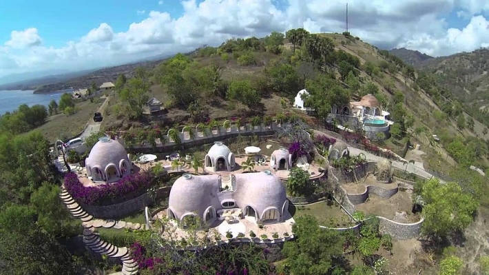 MENTIGI BAY DOME VILLAS, LOMBOK: PENGINAPAN UNIK BERBENTUK KUBAH DI TENGAH KEINDAHAN ALAM
